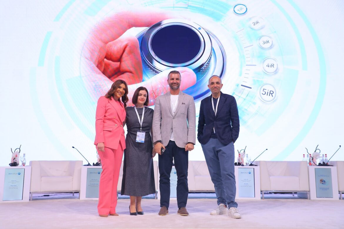 تحت الأضواء: قمة المعرفة تكشف عن قوة الذكاء الاصطناعي في صناعة الإعلام