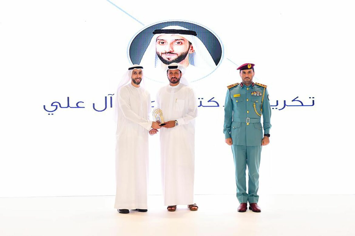 شرطة الشارقة تستعرض الذكاء الاصطناعي التوليدي