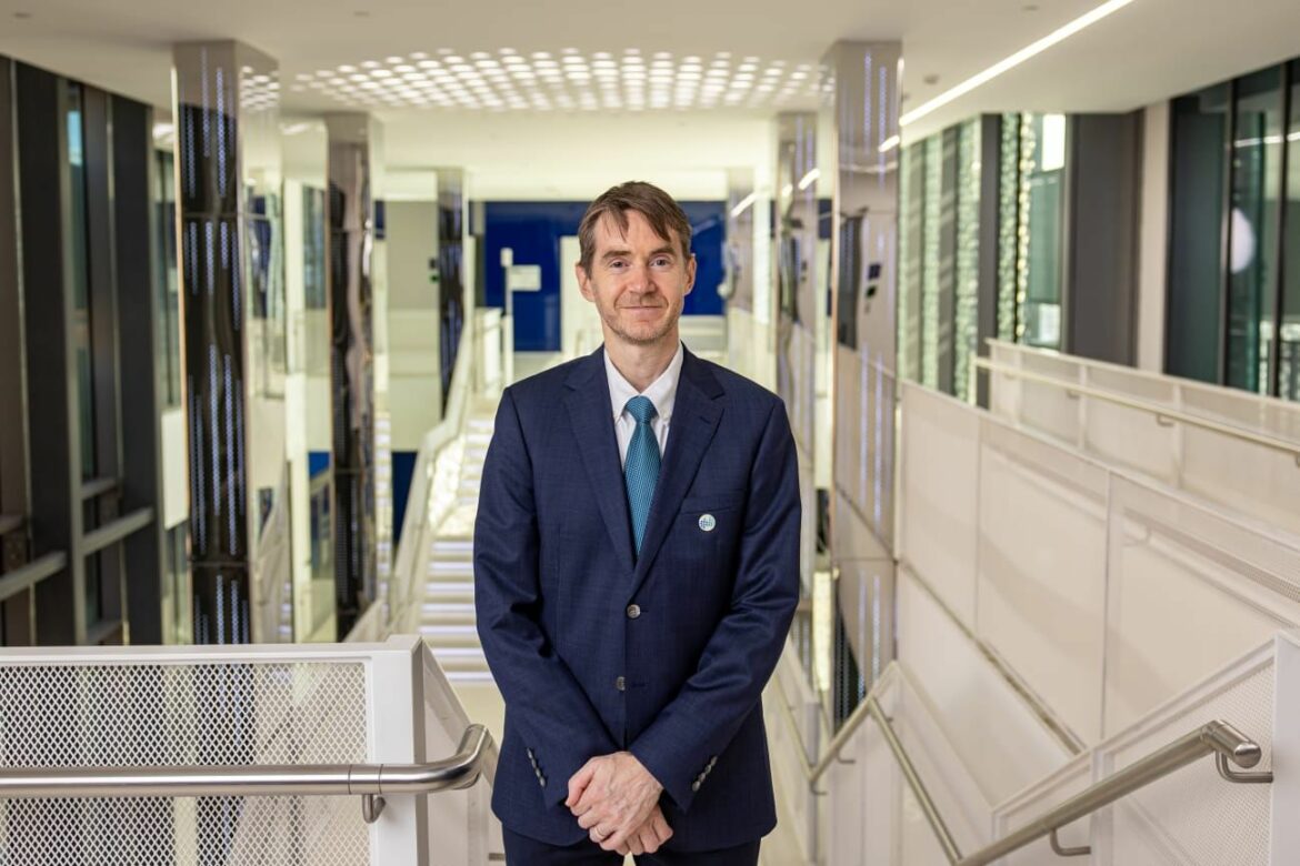 جامعة محمد بن زايد  للذكاء الاصطناعي تعين البروفيسور بالدوين كعميد لها