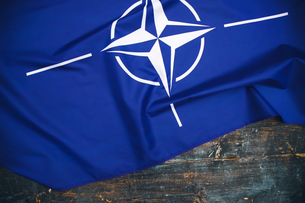 "الناتو" يعلن استراتيجية جديدة للذكاء الاصطناعي تركز على الاستخدام المسؤول