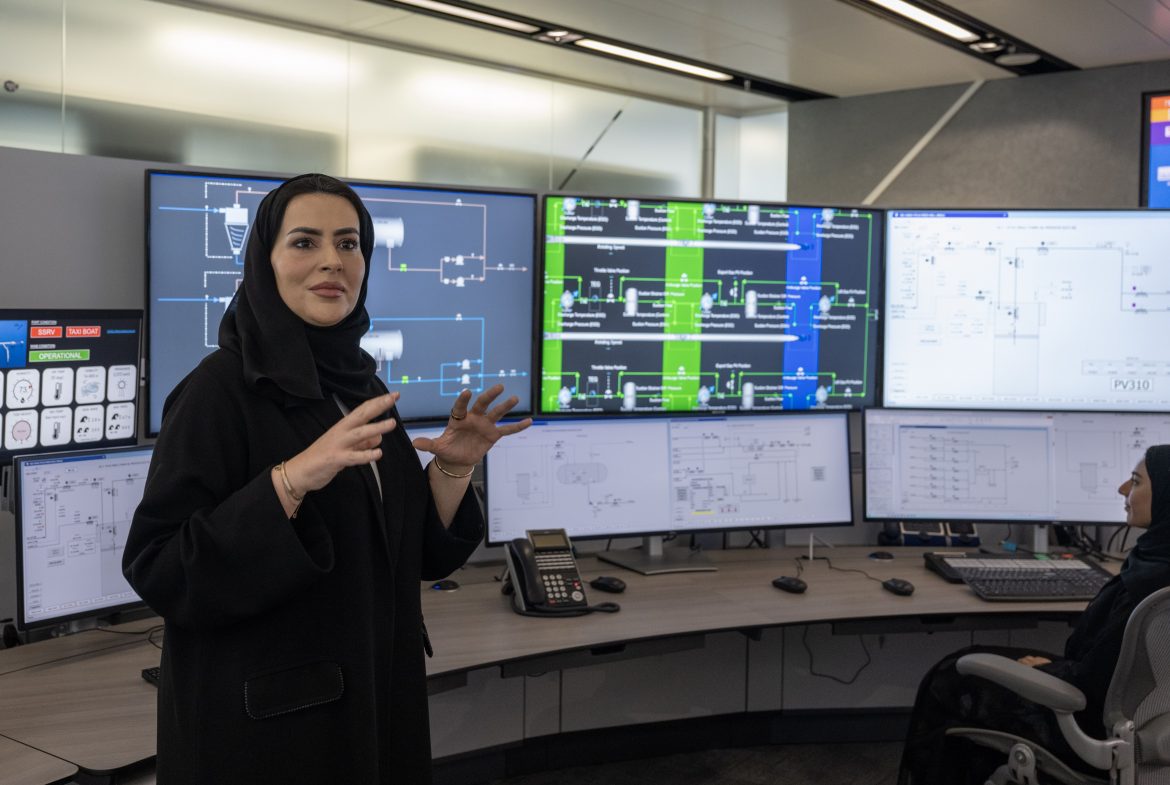 حقل "نصر" البحري: رائد الابتكار في عصر الذكاء الاصطناعي وتحول العمليات البحرية