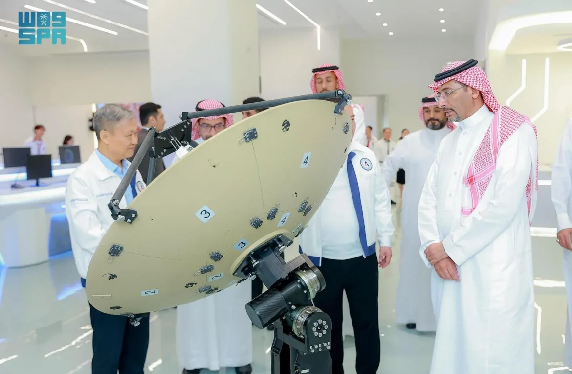 وزير الصناعة السعودي يتطلع إلى تعزيز التعاون في مجال الذكاء الاصطناعي مع عمالقة شرق آسيا