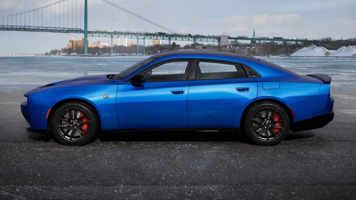 دودج تشارجر تكشف عن أبواب جديدة: سيدان كهربائية تنضم لعائلة دايتونا!