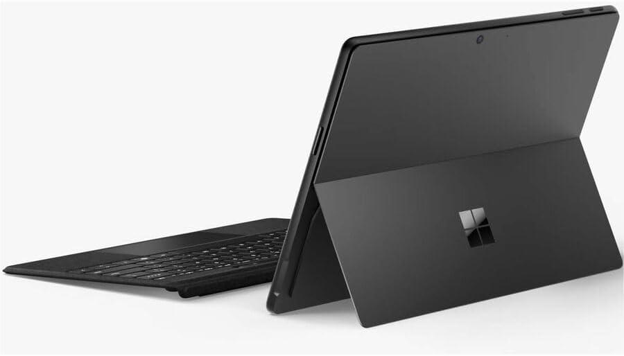 تجربة فريدة مع مايكروسوفت سيرفيس برو 11: الأداء والمرونة