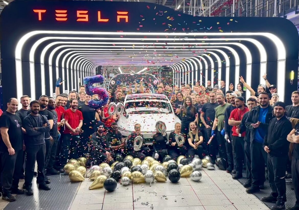 Teslas-Giga-Berlin-in-Germany-celerates-500000th-Model-Y-SUV-Image-source-Tesla.jpg