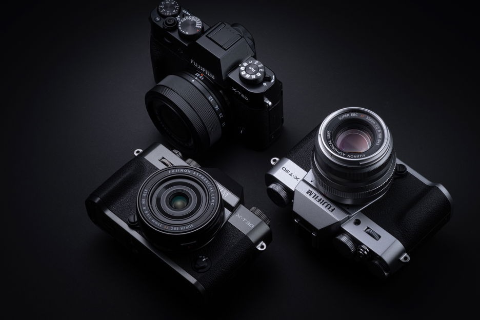 X-T30-III_black-back_34-1.jpg