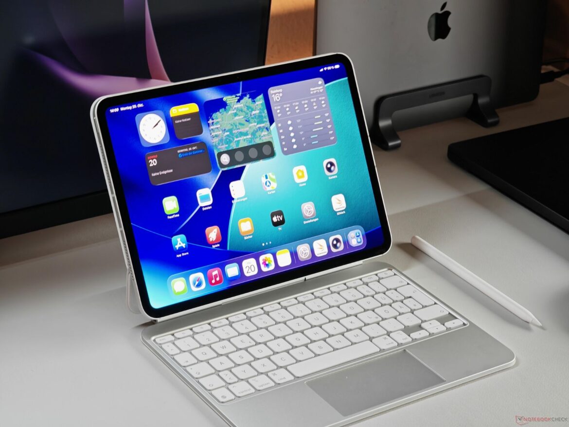 ipad-pro-m5-on-desk-with-magic-keyboard.jpg