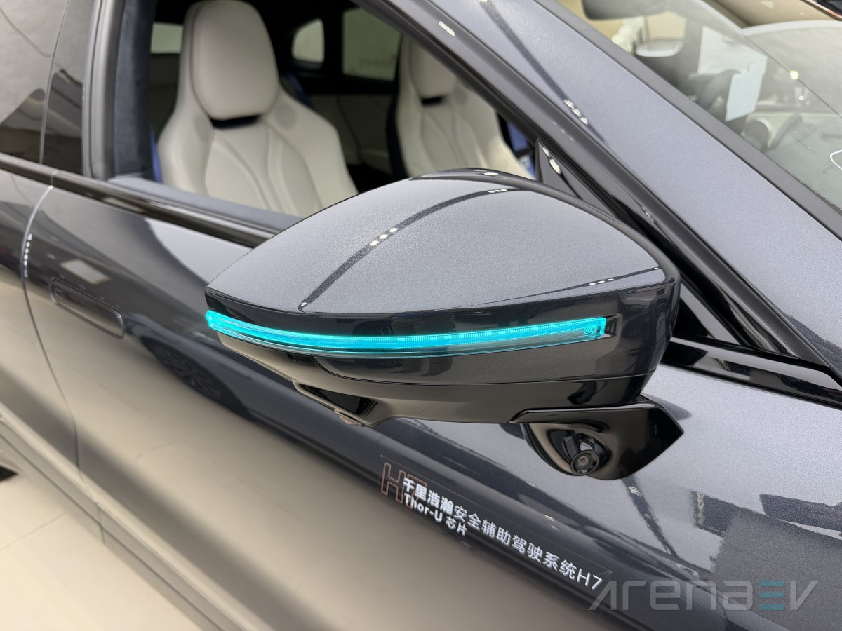 تفاصيل جانبية لزيكير 001