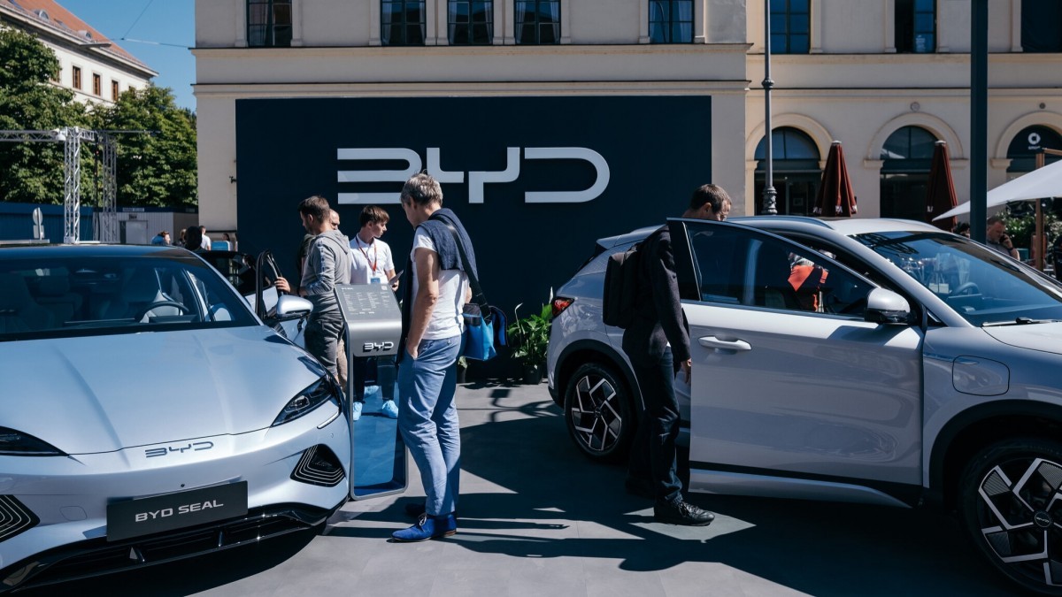 مبيعات السيارات الكهربائية تتجاوز البنزين والديزل في أوروبا