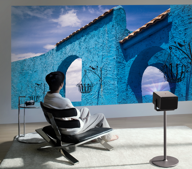 جهاز عرض لايكا Cine Play 1 Plus