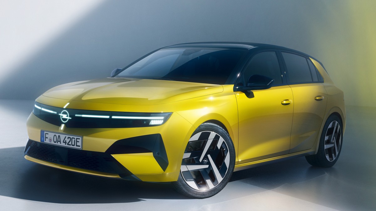 أوبل أسترا بتصميم جديد