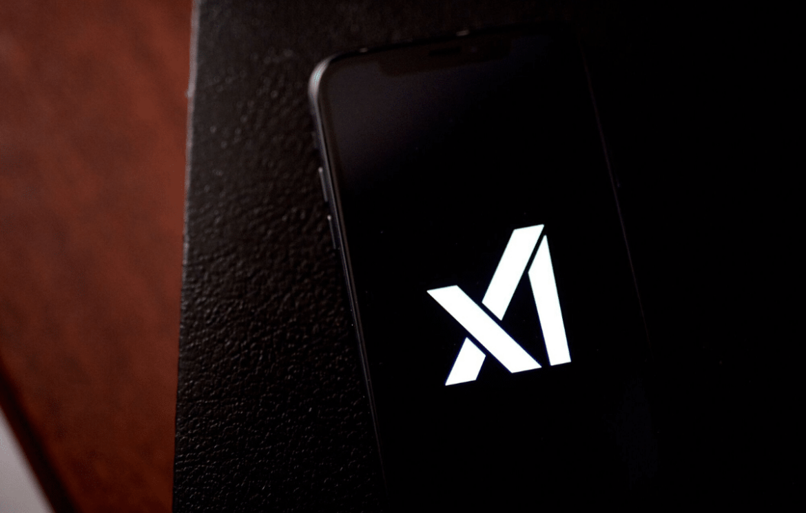 إيلون ماسك يجمع نصف مليار دولار لتطوير التعلم الآلي المتقدم (xAI)