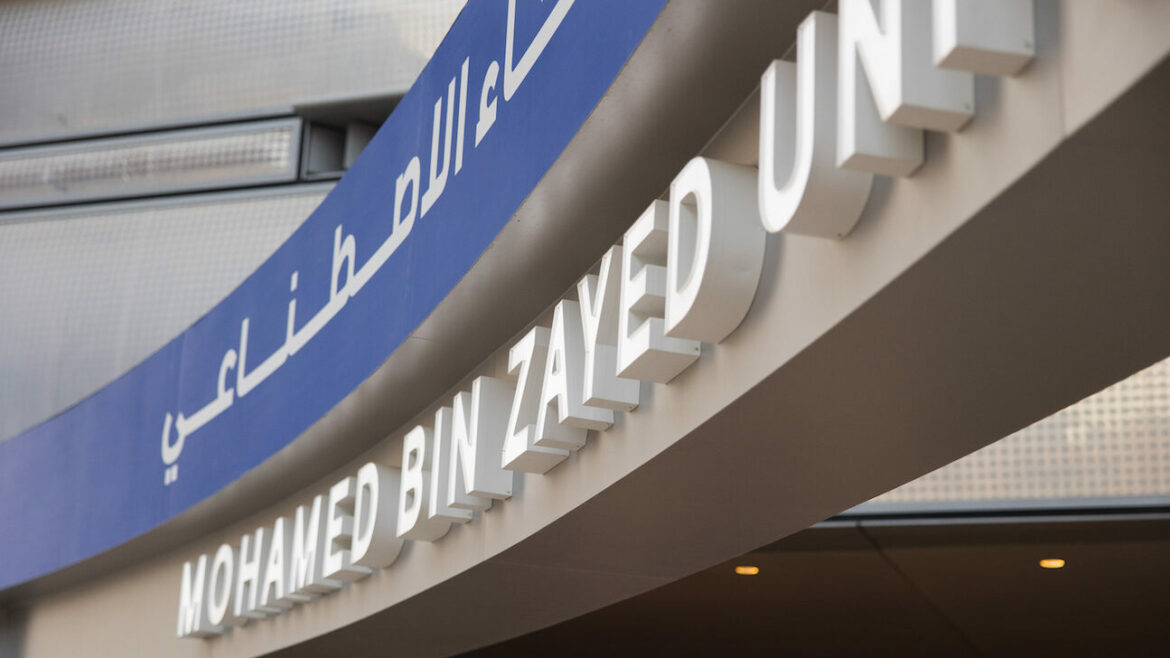 جامعة محمد بن زايد للذكاء الاصطناعي تطور نماذج متخصصة متنوعة للذكاء الاصطناعي