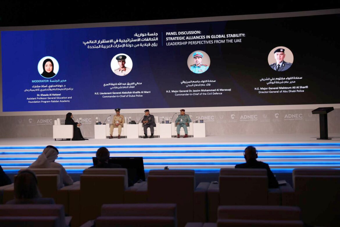 مدير شرطة ابوظبي يؤكد على فعالية استخدام الذكاء الاصطناعي في مواجهة التحديات الأمنية