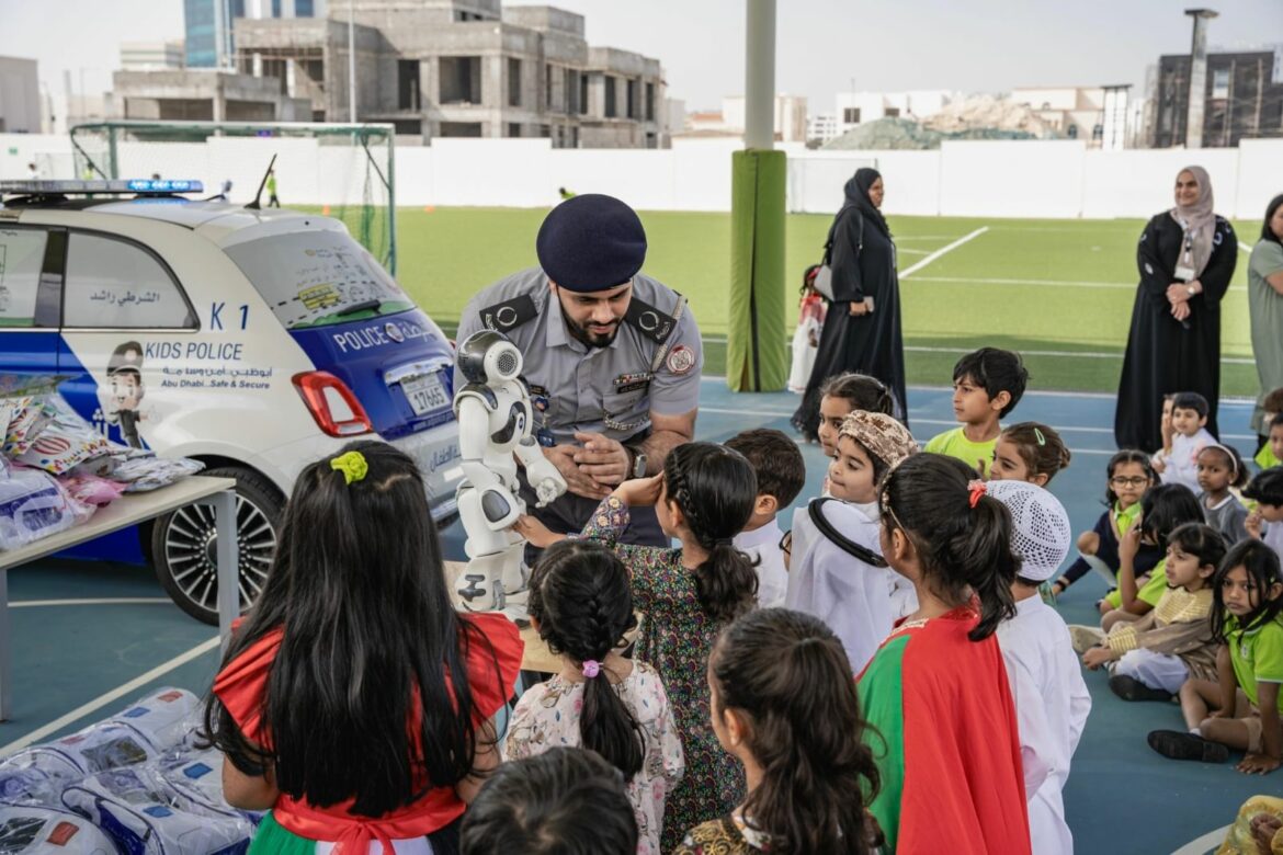 شرطة أبوظبي تُدخِل الذكاء الاصطناعي في البرامج التوعوية المرورية بالمدارس