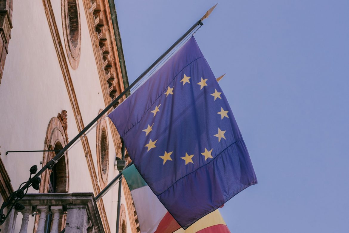 يوروبول: الذكاء الاصطناعي يعزز الجرائم الإلكترونية ويثير قلقاً متزايداً