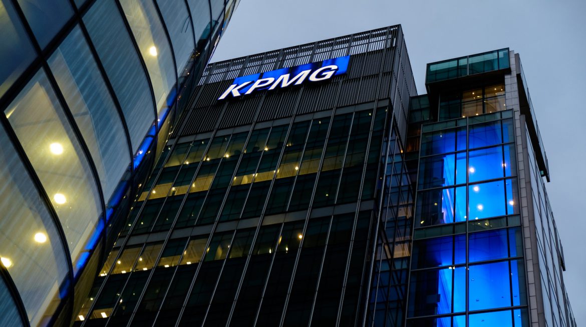 KPMG تفوز بجائزة مورد العام المرموقة من مايكروسوفت للابتكارات المدعومة بالذكاء الاصطناعي
