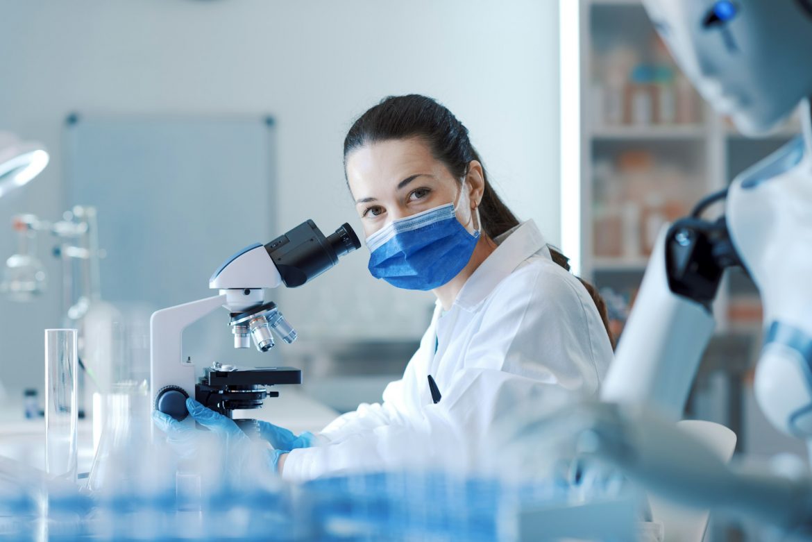 تفنيد المفاهيم الخاطئة: الواقع المعقد للذكاء الاصطناعي