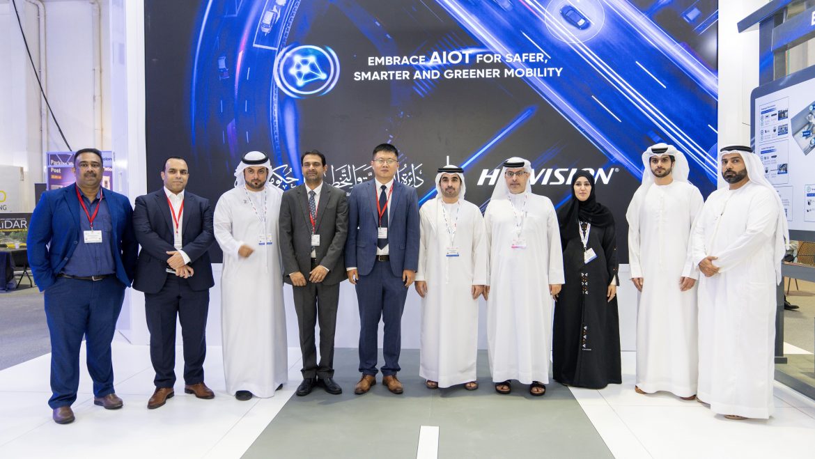 عجمان وهايكفيجن تتعاونان في تطوير المدن الذكية باستخدام الذكاء الاصطناعي