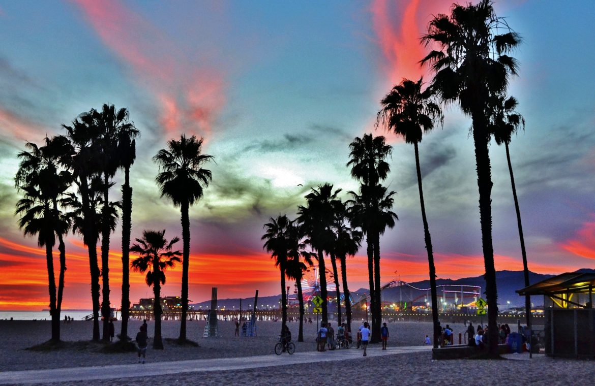 حاكم كاليفورنيا يوقع قوانين الذكاء الاصطناعي لحماية حقوق الممثلين وصورهم