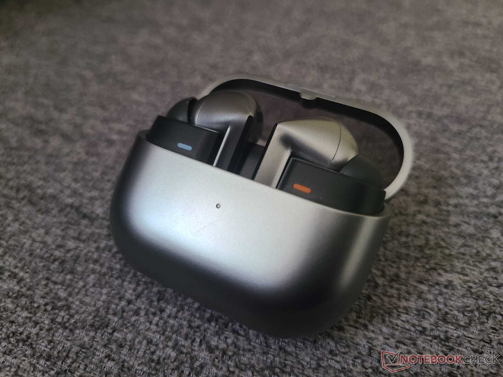 تسريبات Galaxy Buds 4 تكشف عن تصميم أنعم وأكثر انسيابية 