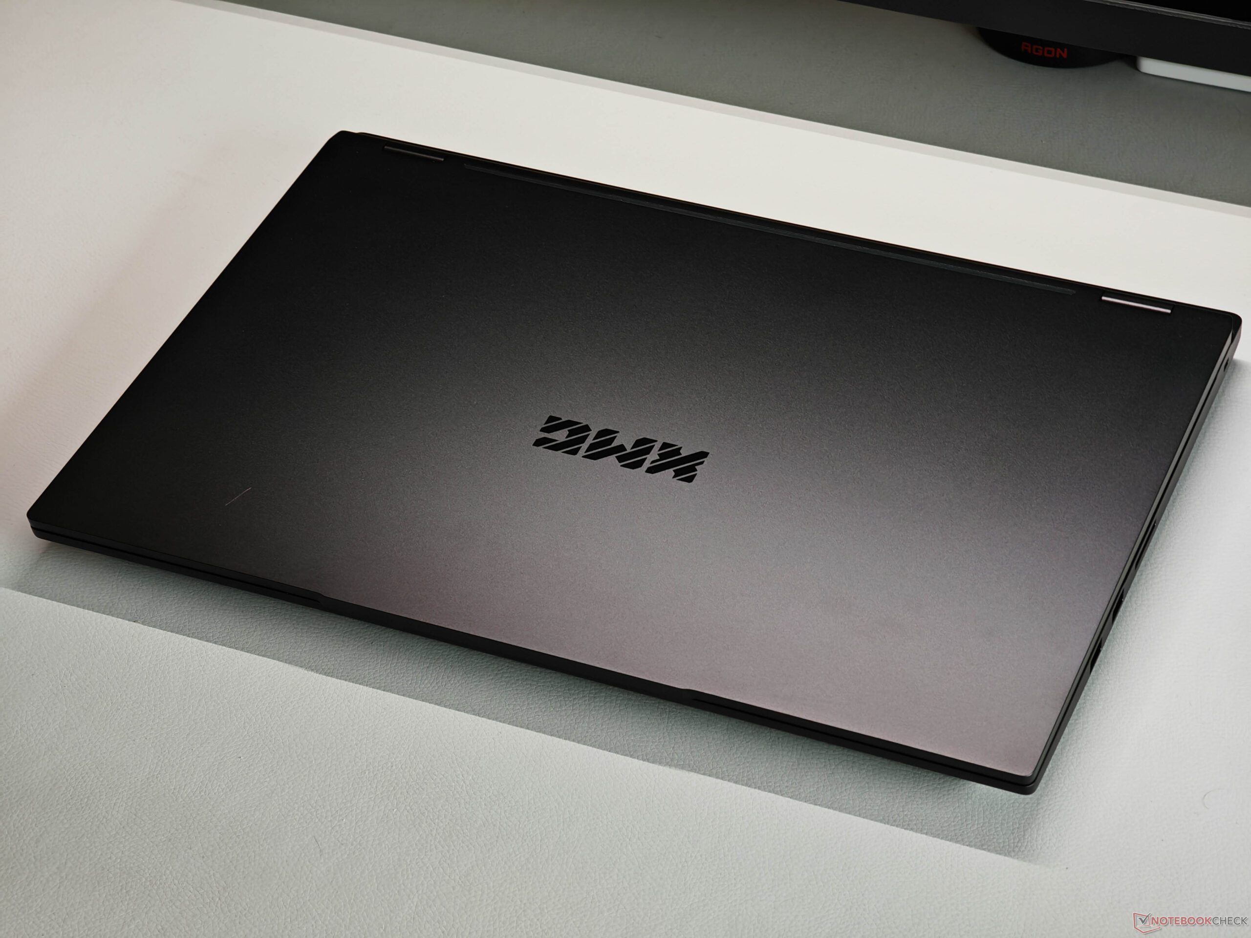 XMG Core 16 M25 AMD: جهاز متكامل للألعاب والعمل 