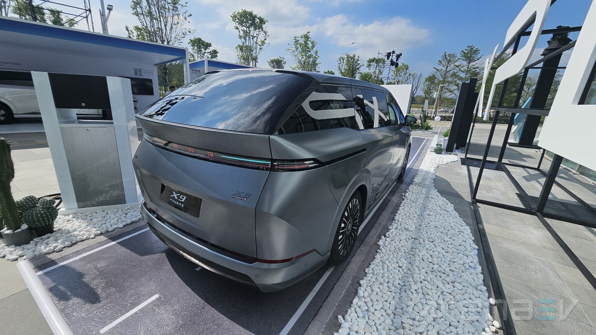 XPeng X9 EREV