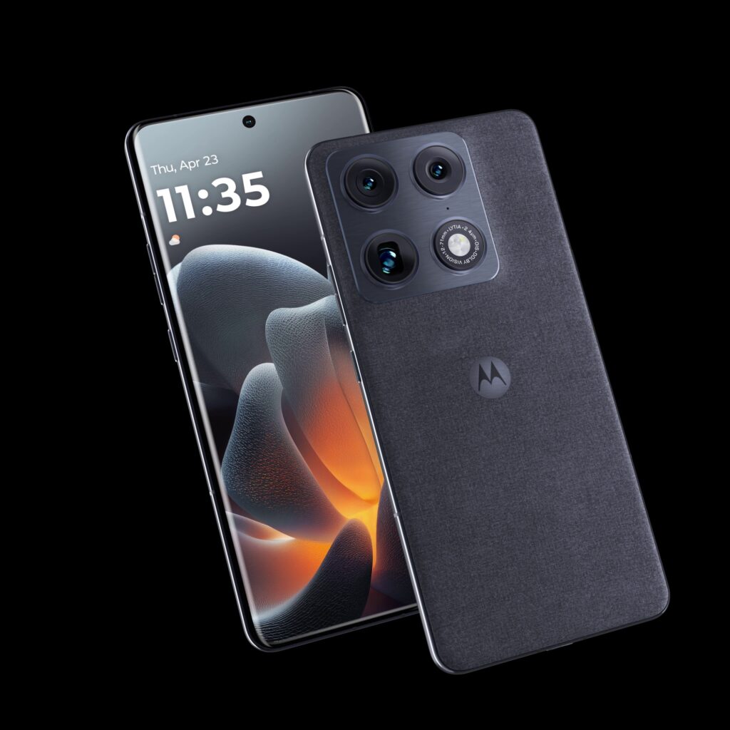 Motorola Signature Edge 70 Ultra in Carbon