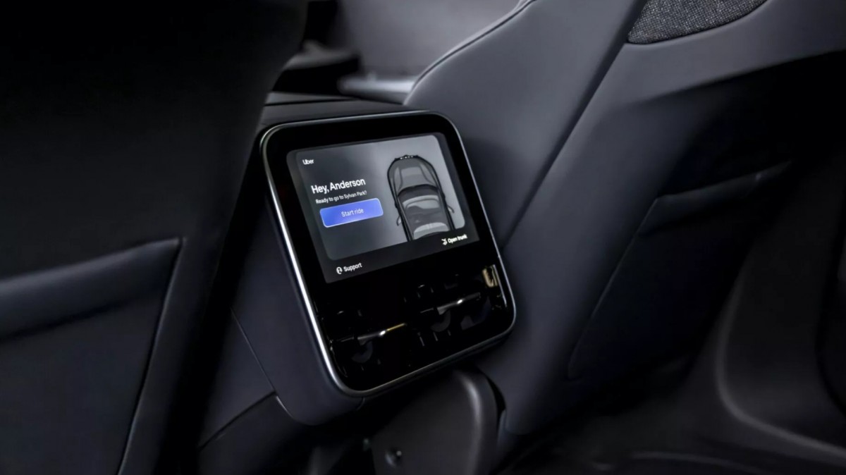 سيارة الأجرة الكهربائية الذاتية القيادة