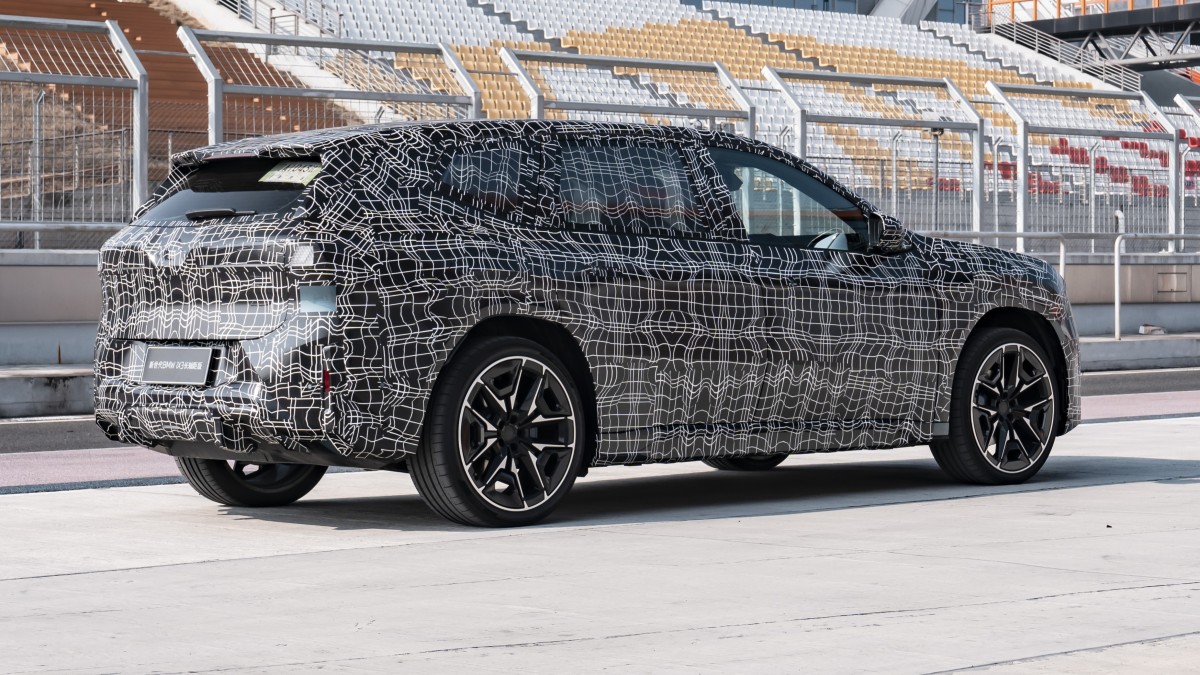 2026 BMW iX3 LWB - المصدر: بي إم دبليو