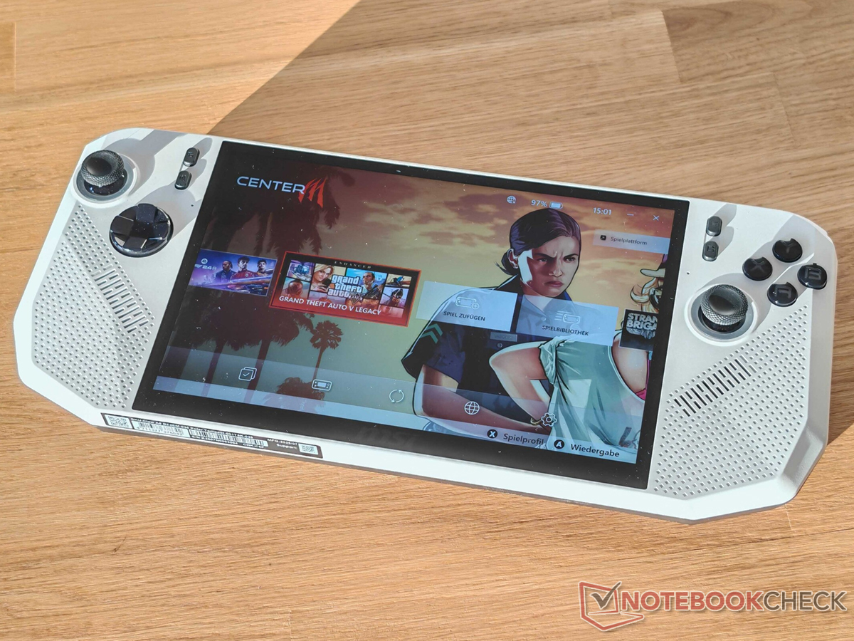 MSI توسع توفر جهاز Claw A8 المحمول للألعاب بمعالج Z2 Extreme