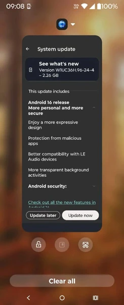 تحديث Android 16 لهاتف Motorola Razr 2025