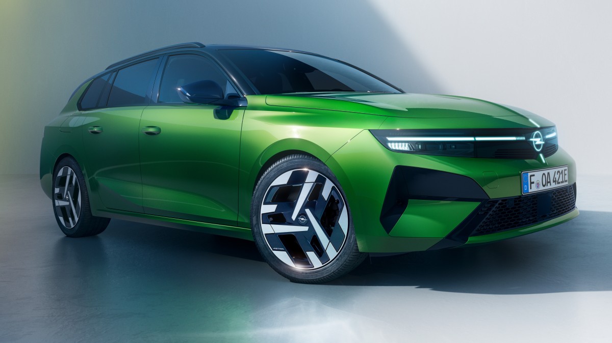 2026 Opel Astra Electric Sport Tourer - source: Stellantis