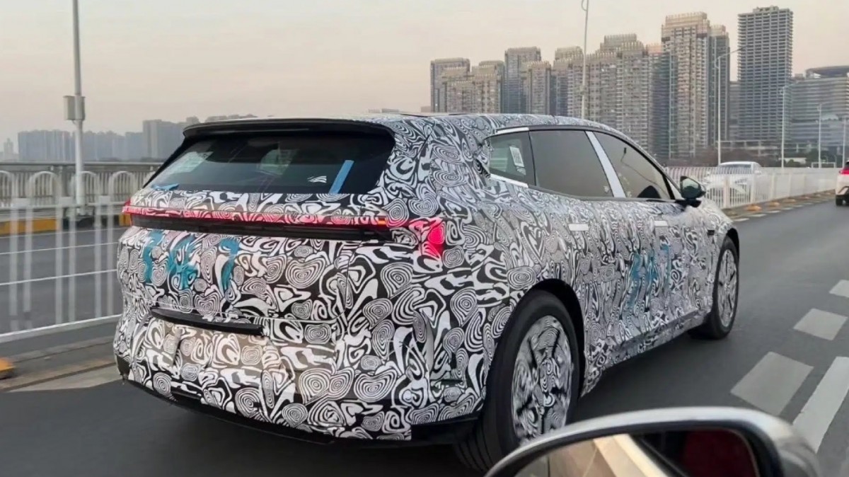 Polestar 4 wagon spotted testing in China - source: CarNewsChina