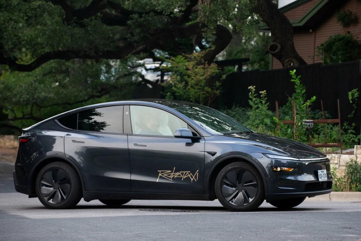 Tesla brings Robotaxi service to Houston and Dallas