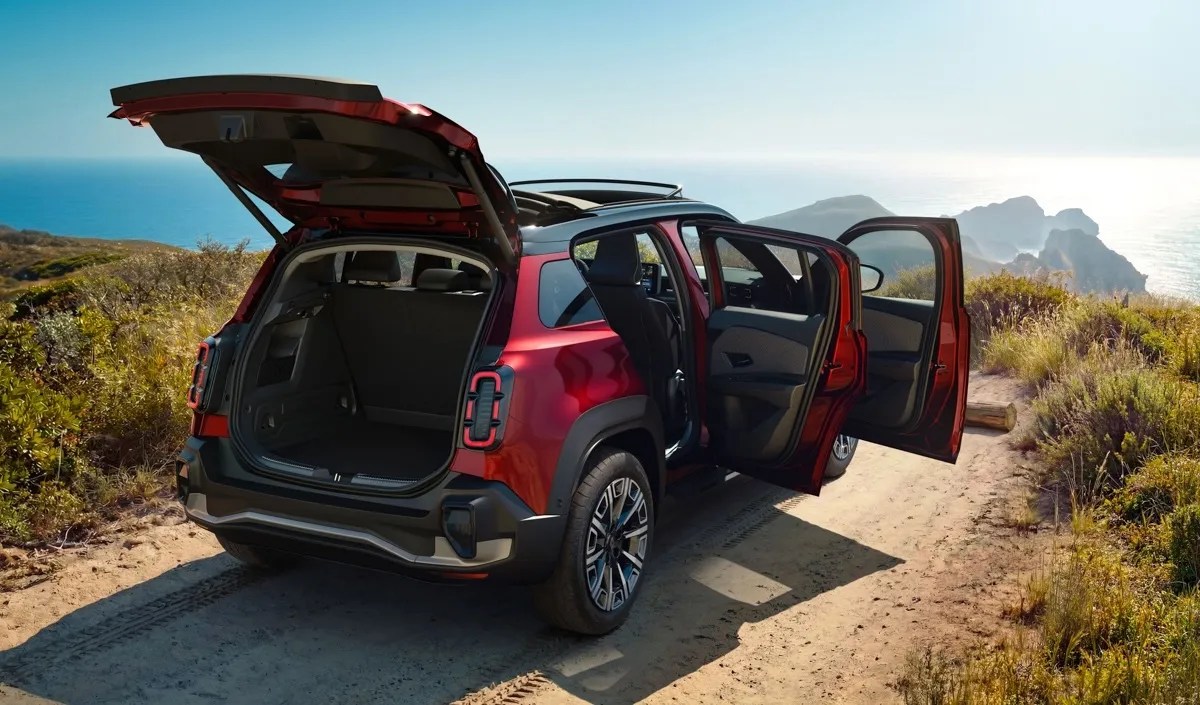 The Renault 4 E-Tech Plein Sud brings a canvas folding roof to the electric world