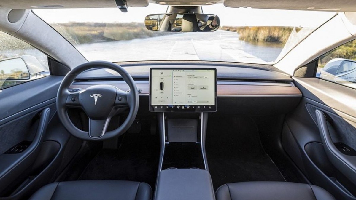 Tesla alters past agreements as Autopilot promises fade