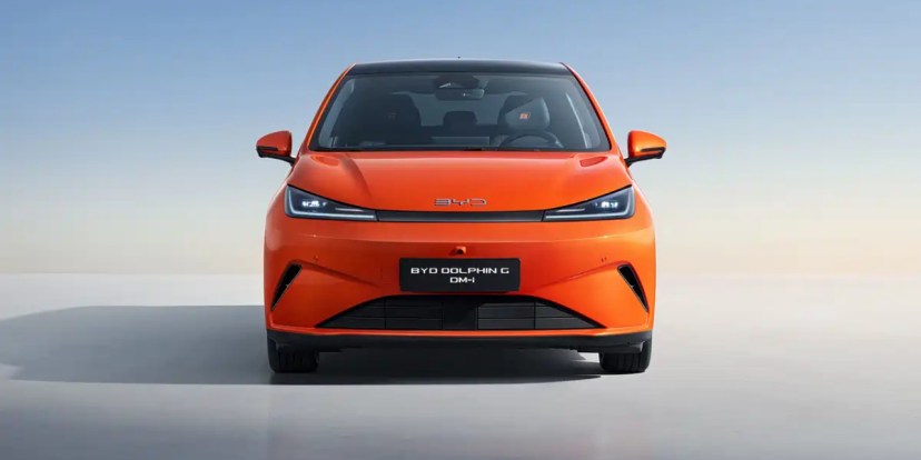 BYD Dolphin الأوروبية تكشف عن تصميمها الداخلي في صور تجسسية