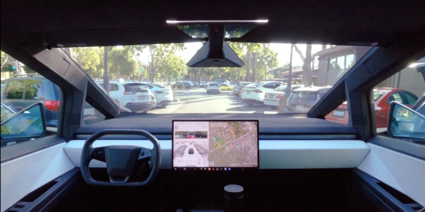 تسلا تطلق ميزة Smart Summon المتطورة لسيارة Cybertruck